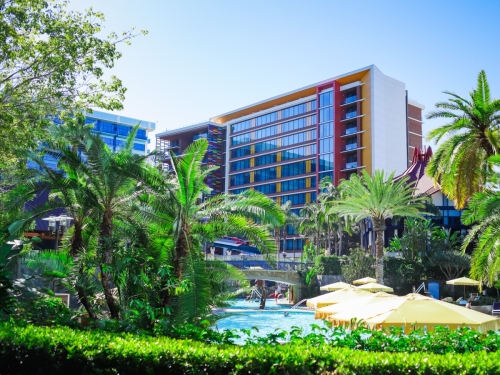 Villas at Disneyland Hotel Exterior Garden